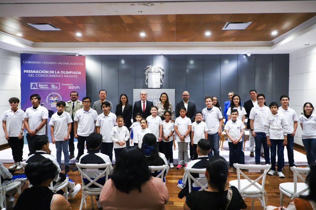 CON BECAS, TERE JIMÉNEZ Y FUNDACIÓN BBVA RECONOCEN A PRIMEROS LUGARES DE LA OLIMPIADA DEL CONOCIMIENTO INFANTIL