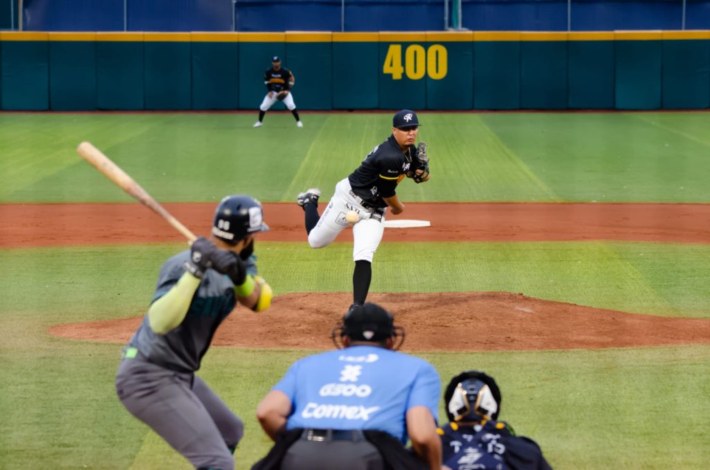 Saraperos con cinco cuadrangulares se lleva el juego del honor