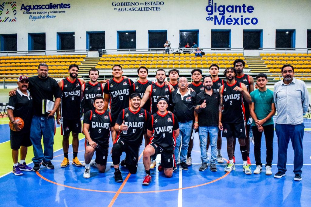 GALLOS RECIBE A ESCUDEROS DE ZAPOPAN