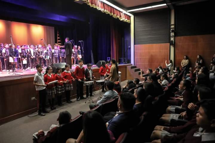 ESTUDIANTES DE PRIMARIA MONTAN EXPOSICIÓN ARTÍSTICA EN LA CASA VÍCTOR SANDOVAL
