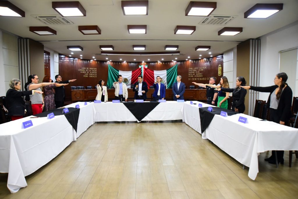REFRENDA LEO MONTAÑEZ COMPROMISO PARA QUE NIÑAS, NIÑOS Y ADOLESCENTES LLEVEN UNA VIDA FELIZ