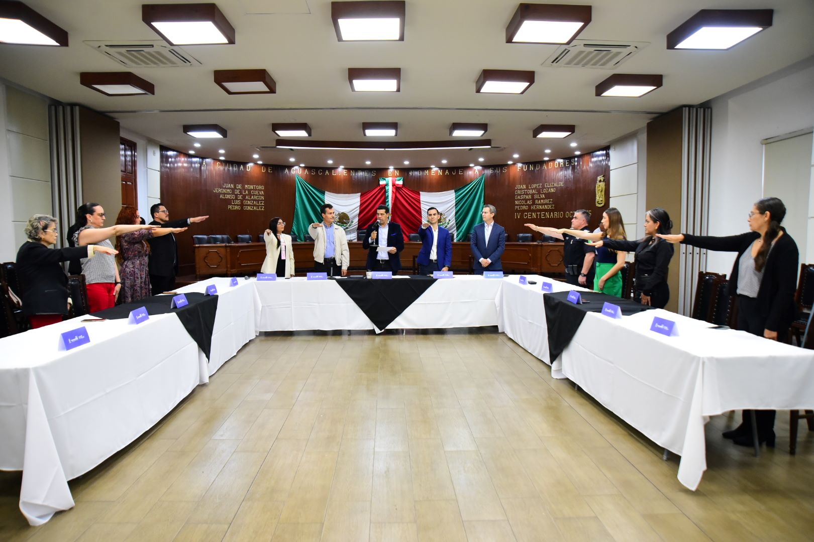 REFRENDA LEO MONTAÑEZ COMPROMISO PARA QUE NIÑAS, NIÑOS Y ADOLESCENTES LLEVEN UNA VIDA FELIZ