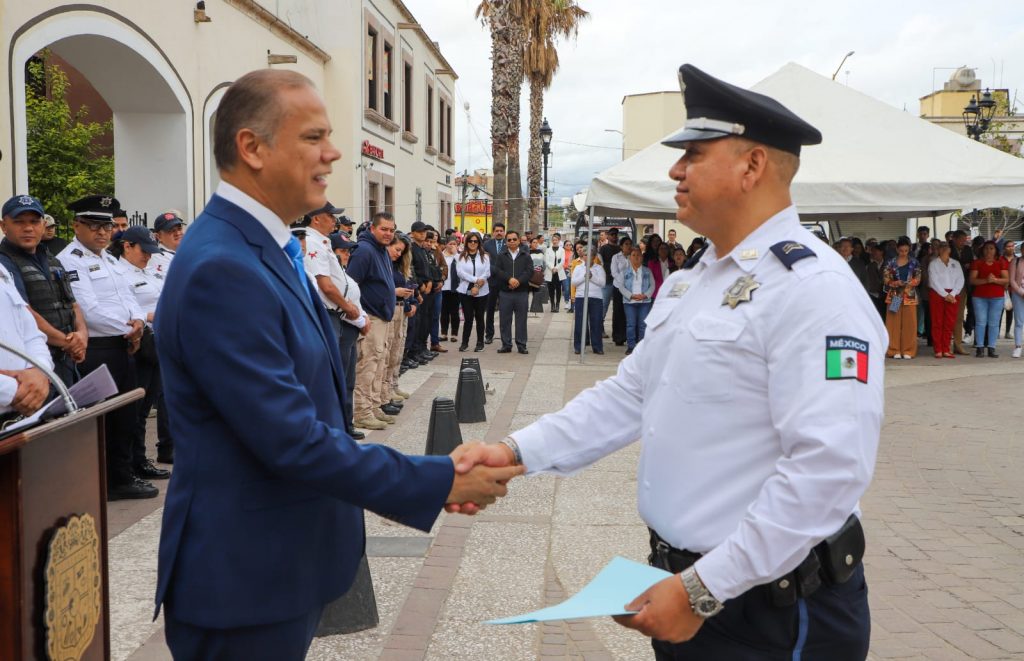 SE LLEVÓ A CABO CEREMONIA DE IMPOSICIÓN DE GRADOS PARA POLICÍAS MUNICIPALES EN JESÚS MARÍA