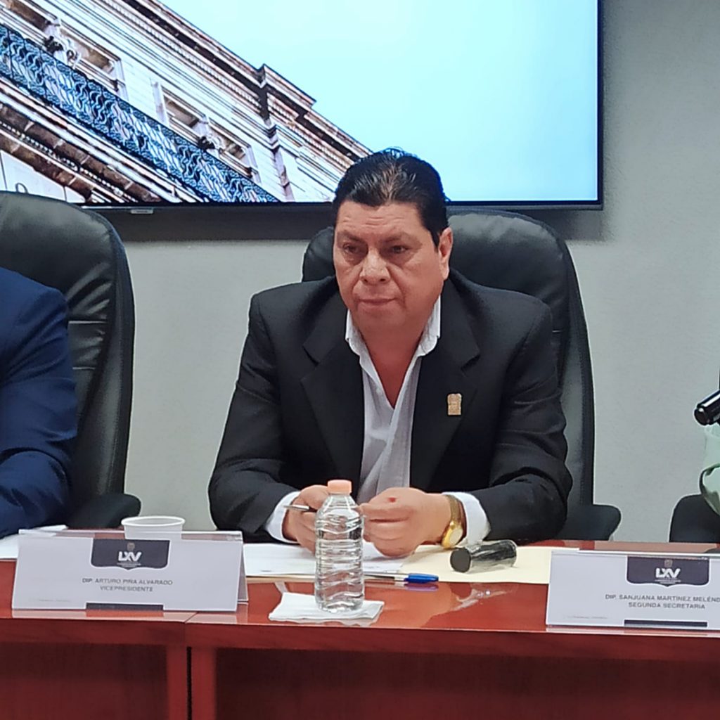 EL DIP. ARTURO PIÑA PRESENTA INICIATIVA DE MODIFICACIÓN A LEY DE MOVILIDAD DEL ESTADO DE AGUASCALIENTES