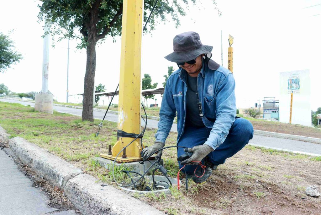 REFUERZA MUNICIPIO ATENCIÓN A REPORTES DE ALUMBRADO EN TEMPORADA DE LLUVIAS