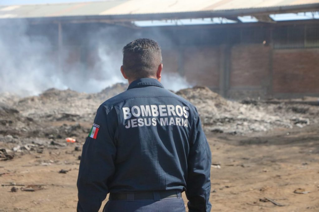 RECONOCE EL GOBIERNO DE JESÚS MARÍA LA LABOR DE LOS BOMBEROS