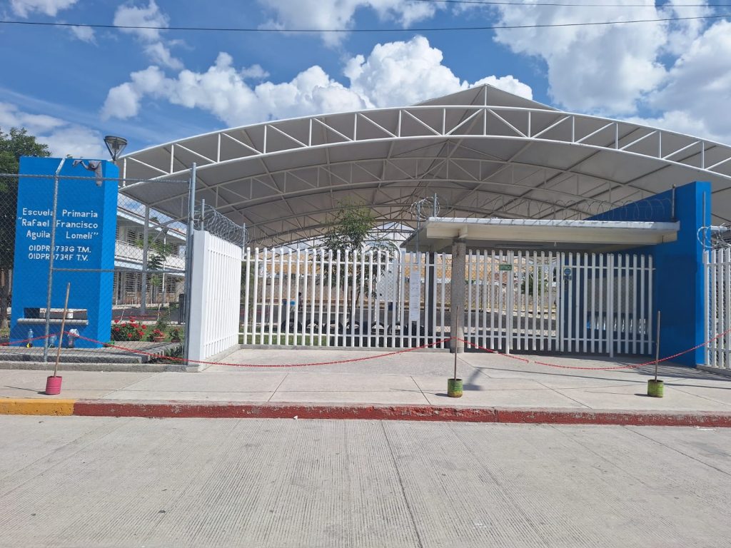 RETRASO EN TRÁMITES DEL ISSSTE DEJA SIN CLASES A ALUMNOS DE PRIMARIA