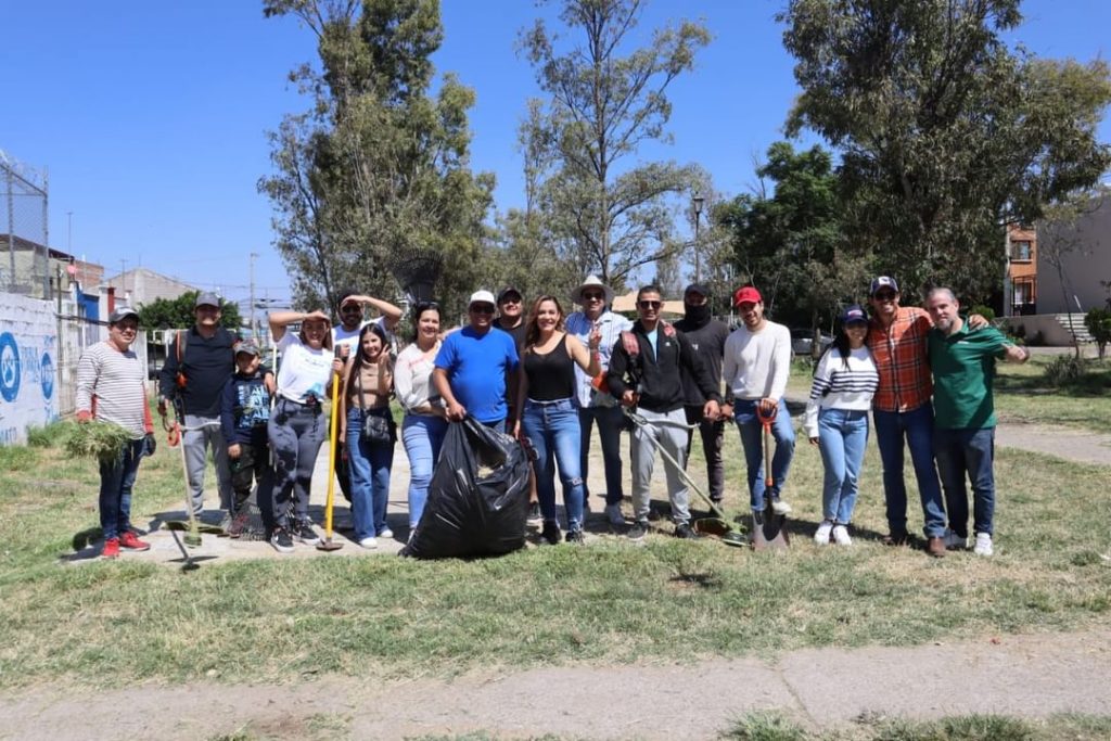 UNA DIPUTADA CERCANA Y NO SOLO DE CAMPAÑA ES EL OBJETIVO DE ARLETTE MUÑOZ . DESDE SU TOMA DE PROTESTA, SE HAN LLEVADO A CABO 17 REUNIONES VECINALES EN EL DISTRITO 11 Y SE HAN GESTIONADO PETICIONES.