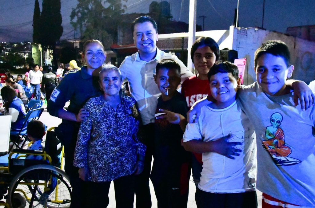 LUIS LEÓN LLEVA PROGRAMA DE PREVENCIÓN DEL DELITO A EL RIEGO