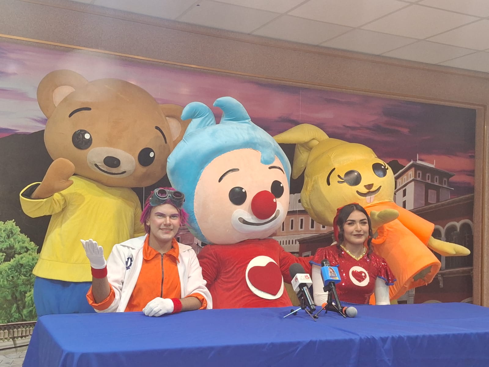 AGUASCALIENTES SE INUNDÓ DE BURBUJAS CON PLIM PLIM