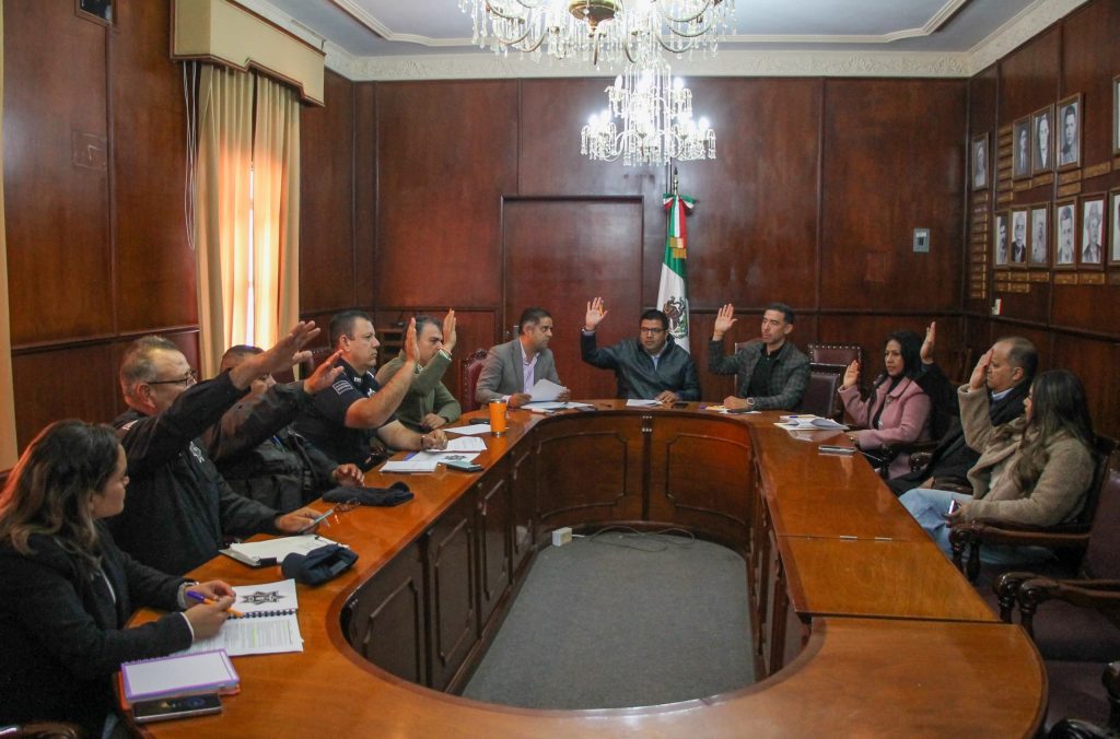 INTEGRANTES DEL CONSEJO MUNICIPAL DE HONOR Y JUSTICIA Y DE LA COMISIÓN DEL SERVICIO PROFESIONAL DE CARRERA POLICIAL TOMAN PROTESTA EN JESÚS MARÍA
