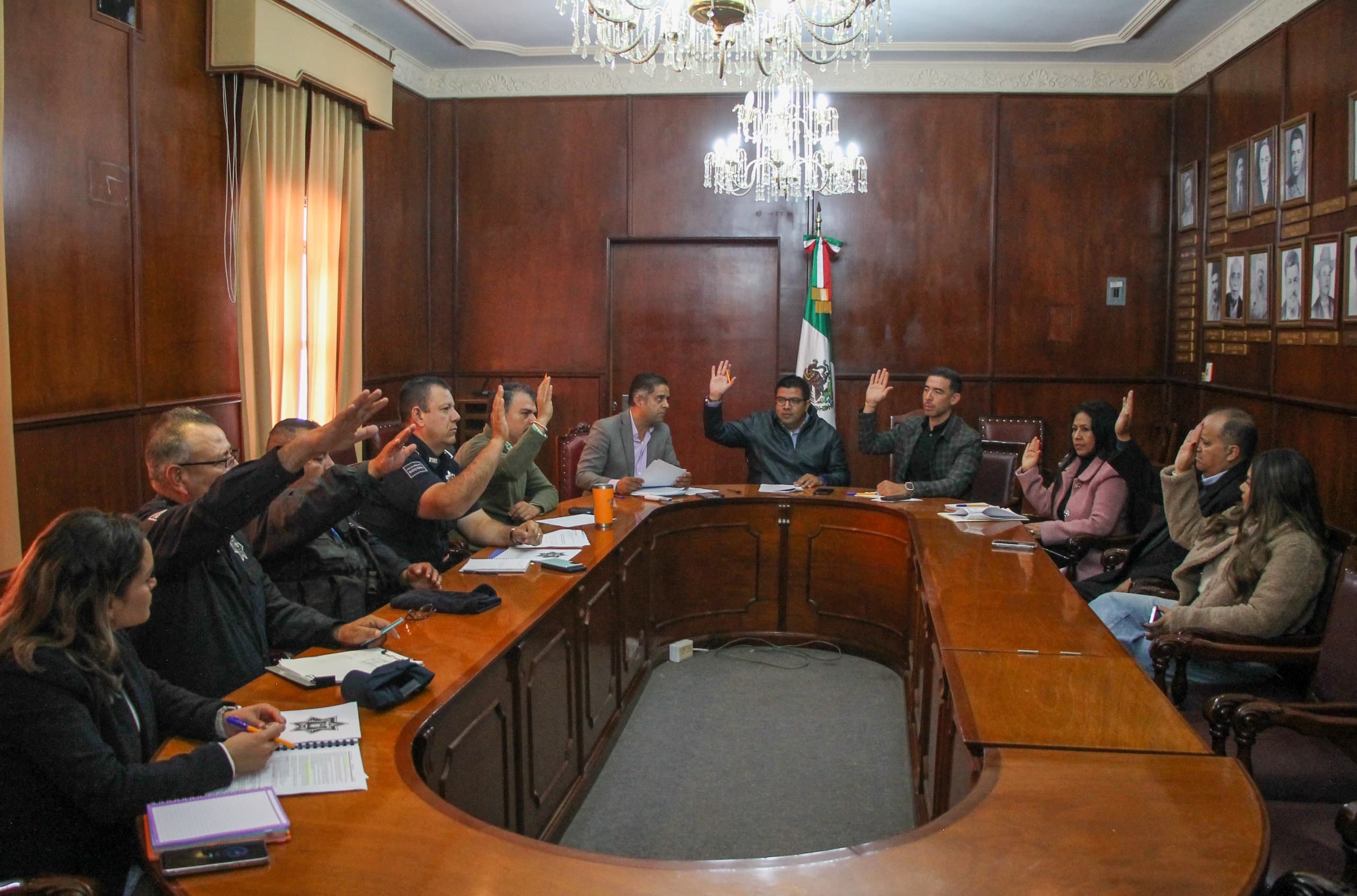 INTEGRANTES DEL CONSEJO MUNICIPAL DE HONOR Y JUSTICIA Y DE LA COMISIÓN DEL SERVICIO PROFESIONAL DE CARRERA POLICIAL TOMAN PROTESTA EN JESÚS MARÍA