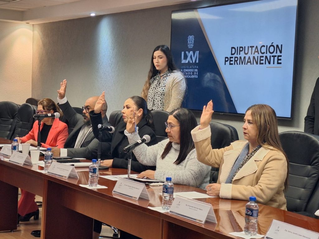 RINDE PROTESTA COMO DIPUTADA ALEJANDRA PEÑA CURIEL EN EL CONGRESO DE AGUASCALIENTES