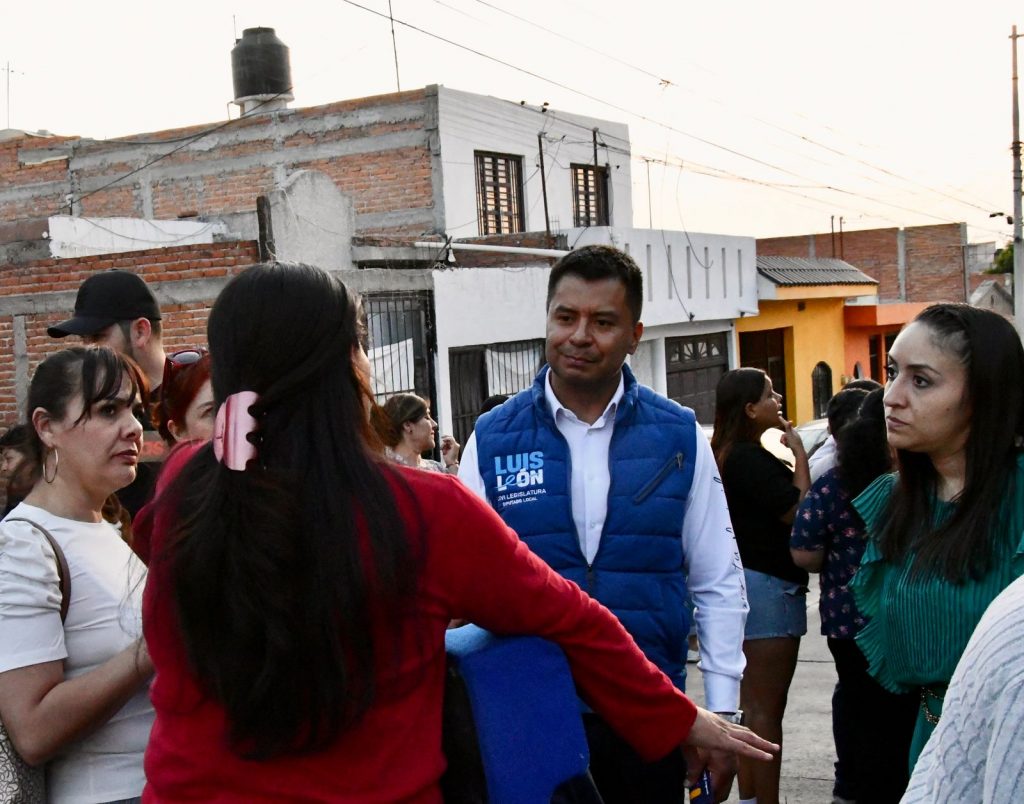 PROGRAMA POR TU FAMILIA, AHORA OFRECERÁ TAMBIÉNATENCIÓN MÉDICA VETERINARIA EN EL SOLIDARIDAD II : LUIS LEÓN