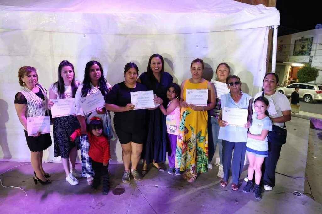 ¡Un Día de las Madres lleno de música y alegría en Pabellón de Arteaga! 🌸✨