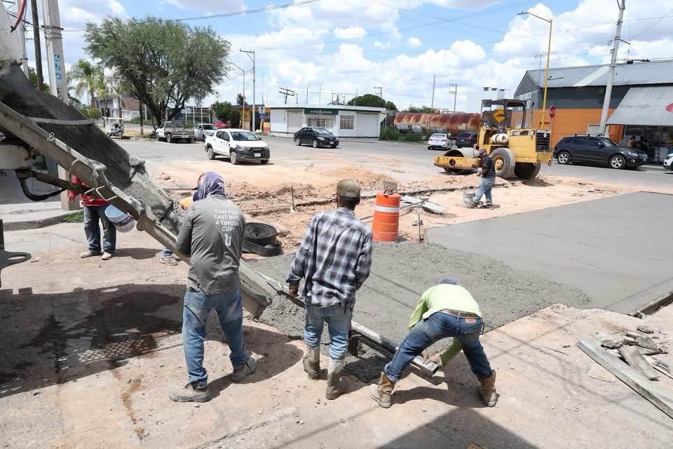 🚧 ¡Seguimos mejorando nuestras vialidades! 🚧 Lucero Espinoza