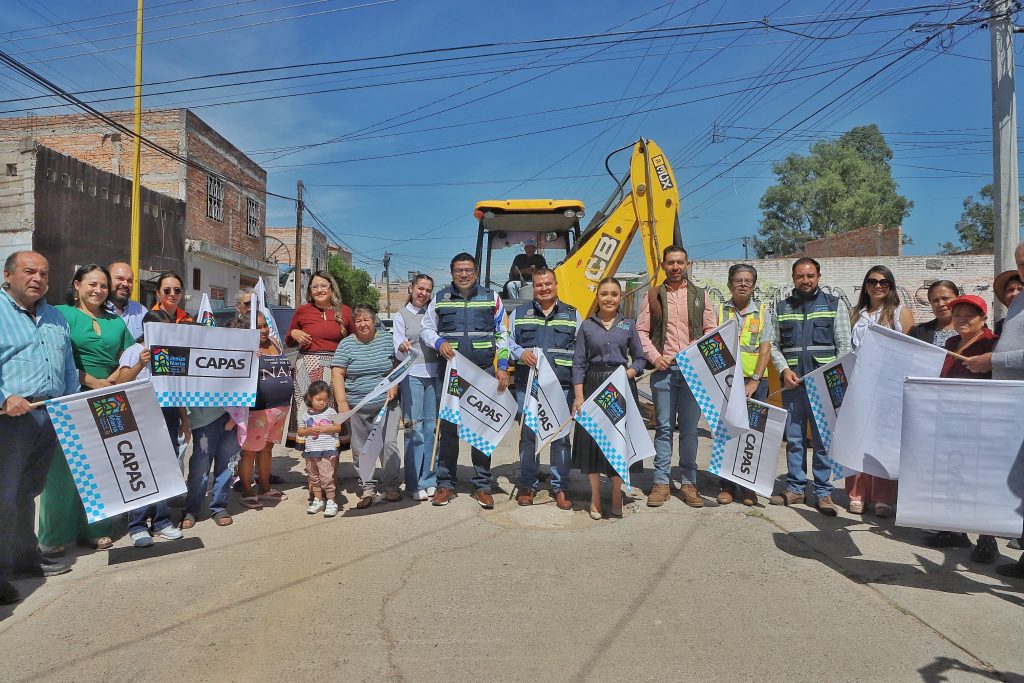 DAN BANDERAZO DE ARRANQUE A OBRA DE REHABILITACIÓN DE RED HIDRÁULICA EN LA COLONIA BENIGNO CHÁVEZ DE JESÚS MARÍA