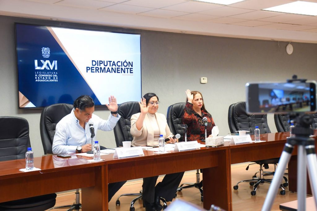 COMISIÓN PERMANENTE DEL CONGRESO DE AGUASCALIENTES CONVOCA A LA APERTURA DEL PRÓXIMO PERIODO ORDINARIO