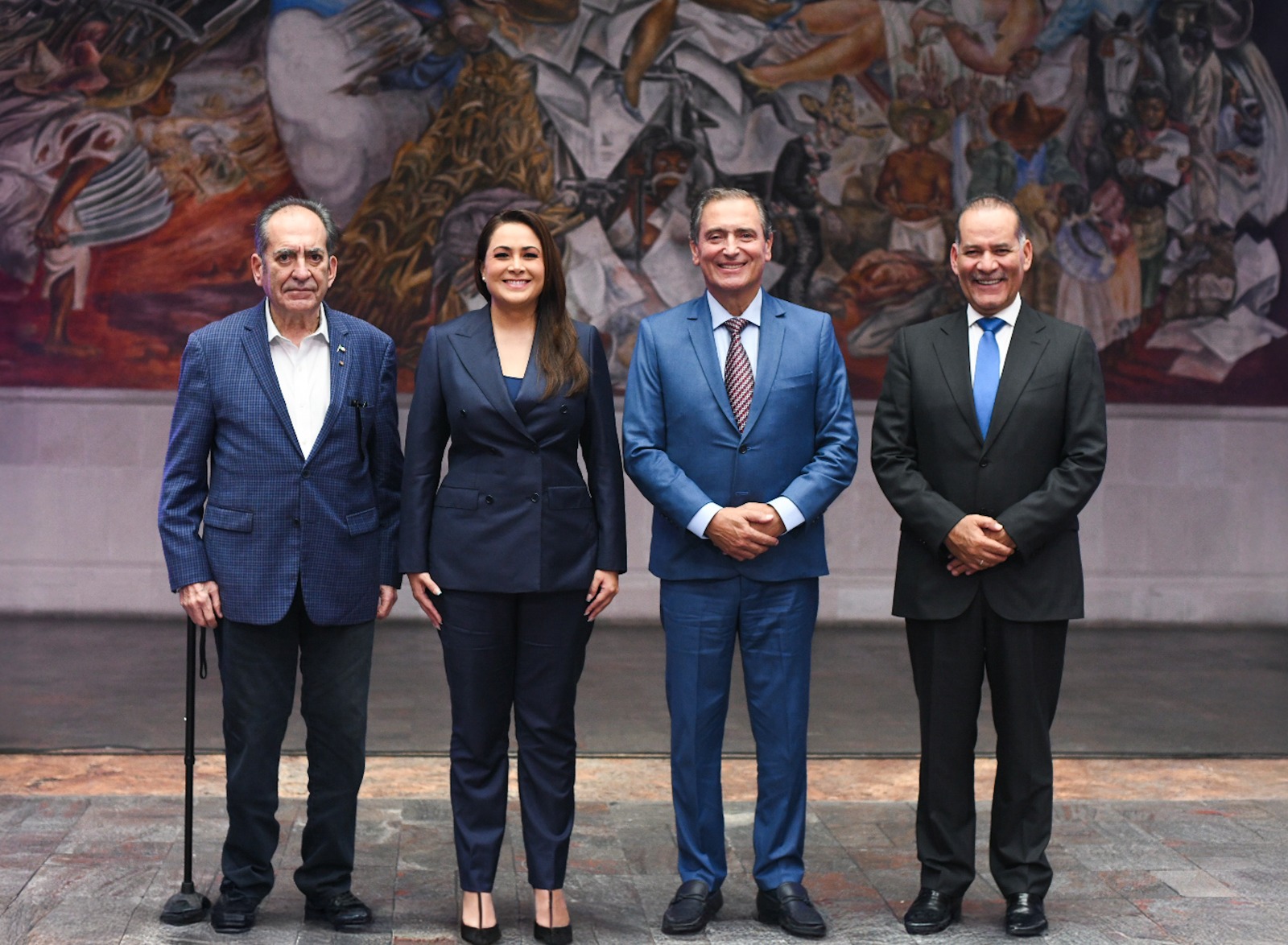 EN UN EJERCICIO INÉDITO Y COMO PARTE DE SU TERCER INFORME, TERE JIMÉNEZ SE REÚNE CON GOBERNADORES QUE LE ANTECEDIERON PARA COMPARTIR SU VISIÓN DEL DESARROLLO DE AGUASCALIENTES