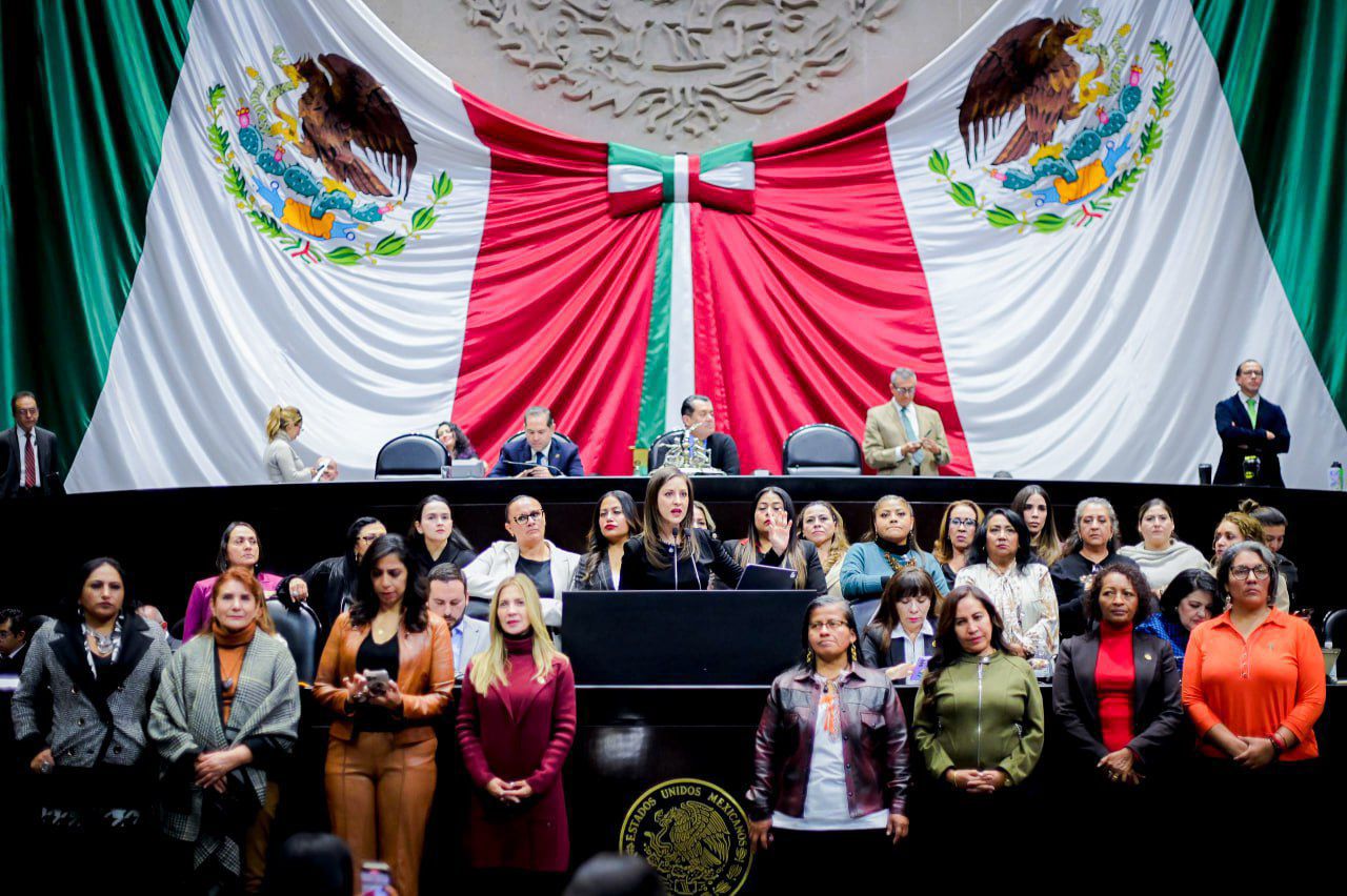 APRUEBAN DIPUTADOS INICIATIVA DE ANAYELI MUÑOZ PARA SANCIONAR AGRESORES DE MUJERES QUE SON FUNCIONARIOS PÚBLICOS