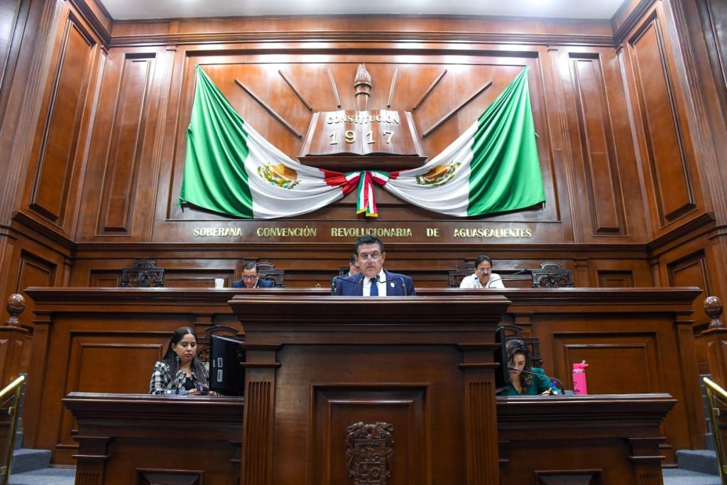 ANTE EL CONGRESO DE AGUASCALIENTES COMPARECIÓ EL TITULAR DE LA SEFI PARA ANÁLISIS DEL PAQUETE ECONÓMICO 2026