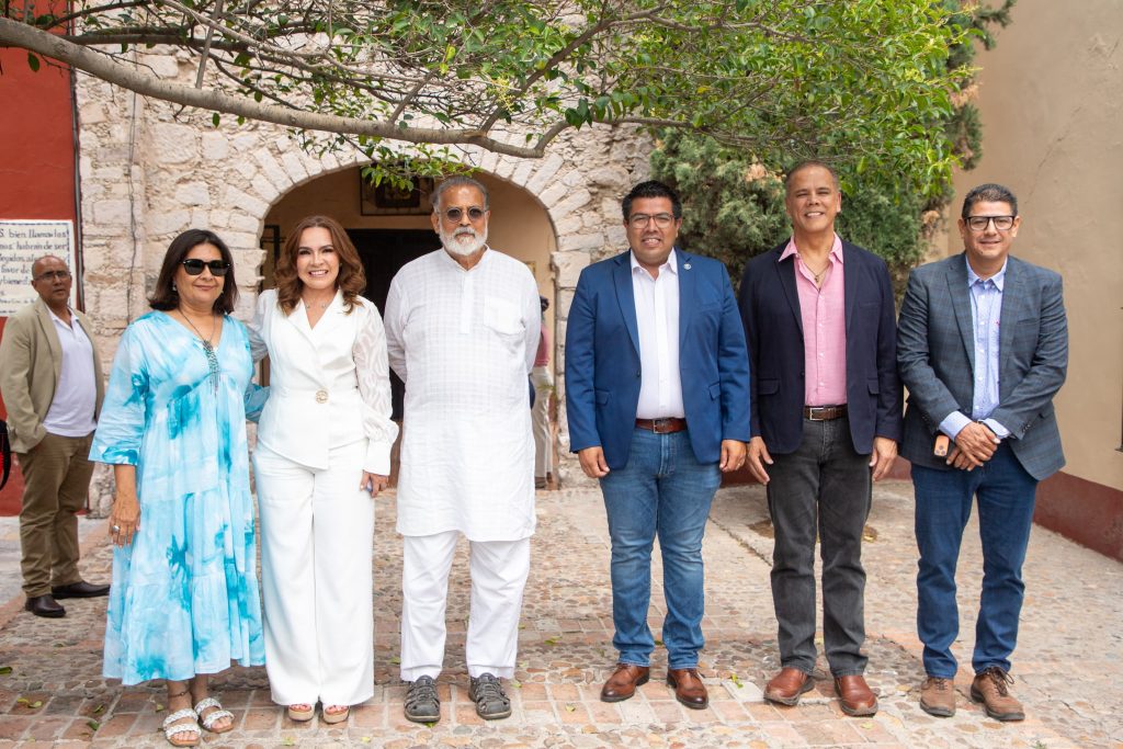 JESÚS MARÍA RECIBE LA VISITA DE TUSHAR GANDHI, PROMOTOR DE LA CULTURA DE PAZ