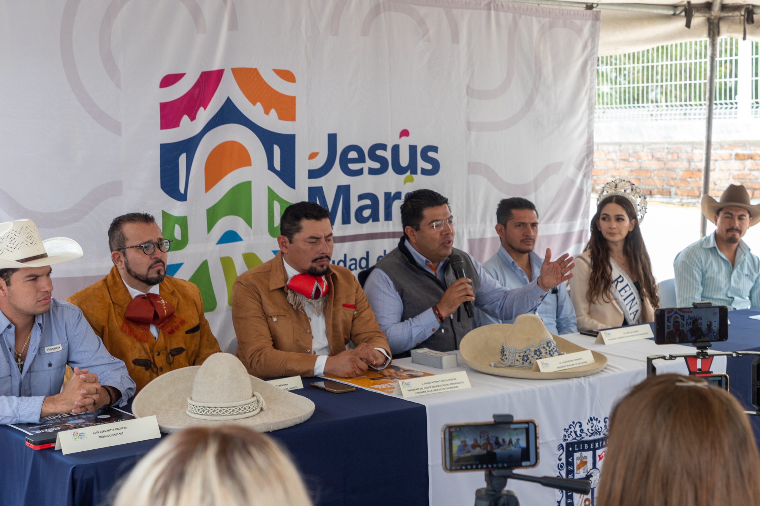 TRADICIÓN Y FIESTA SE VIVEN EN EL LIENZO CHARRO XONACATIQUE DURANTE LA FERIA DE LOS CHICAHUALES
