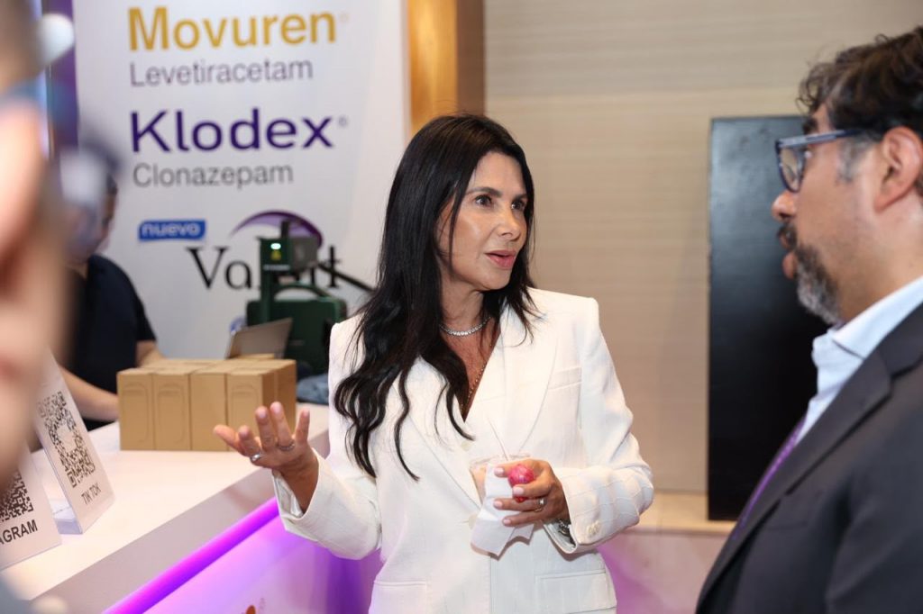 DIRECTORA GENERAL DEL BURÓ DE CONGRESOS Y VISITANTES DE AGUASCALIENTES RECORRE EL ÁREA DE EXPOSICIÓN DE LA XLVIII REUNIÓN ANUAL CAMELICE EPILEPSIA 2026.